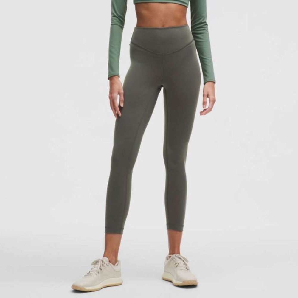 Lululemon Wunder Under
SmoothCover High-Rise Tight 25"